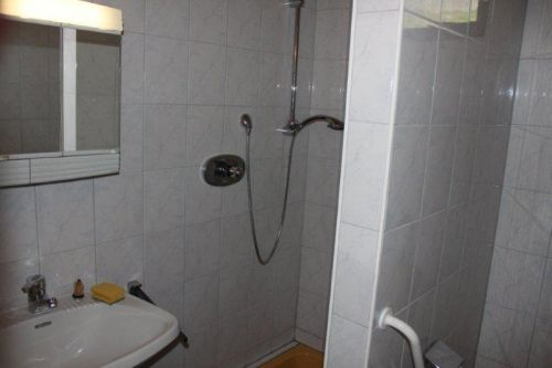 Nikelsdorf: Preiswertes Haus mit zwei Wohneinheiten! - Bild5