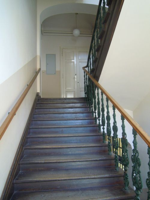 Klagenfurt-Nähe Alter Platz: Repräsentative Altbauräumlichkeiten in einem Gründerzeithaus! - Bild4