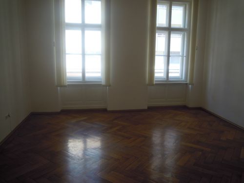 Klagenfurt-Nähe Alter Platz: Repräsentative Altbauräumlichkeiten in einem Gründerzeithaus! - Bild2