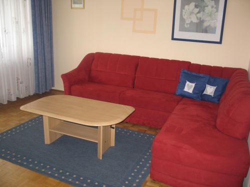 Klagenfurt Ringnähe: Geräumige 2 Zimmer Mietwohnung mit Westloggia! - Bild3