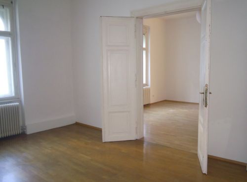 Klagenfurt: Geräumige 3 Zimmer Altbauwohnung in der Innenstadt! - Bild1