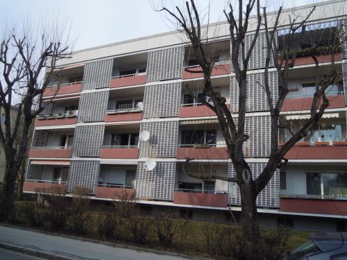 Klagenfurt Uni-/ Seenähe: Gepflegte Mietgarconniere mit großer Südloggia! - Bild1