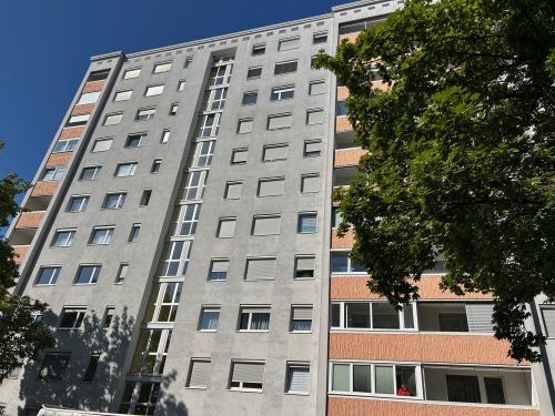 Klagenfurt Zentrumsnähe: Geräumige 3 Zimmer Wohnung im obersten (10.) Stock mit Aussicht! - Bild1