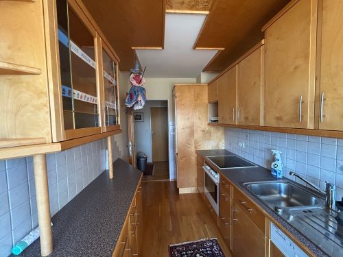 Klagenfurt Zentrumsnähe: Geräumige 3 Zimmer Wohnung im obersten (10.) Stock mit Aussicht! - Bild4