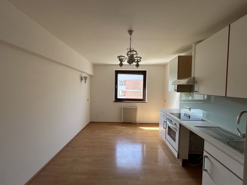 Klagenfurt: Geräumige 4 Zimmer Wohnung beim Goethepark! - Bild1