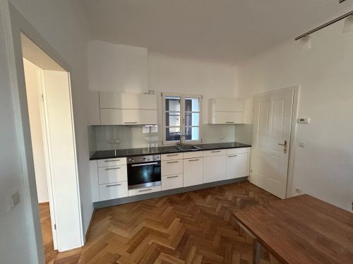 Klagenfurt: Schöne 2 Zimmer Altbauwohnung nahe City Arkaden! - Bild2