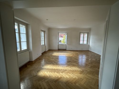 Klagenfurt: Geräumige 2 Zimmer Altbauwohnung nahe City Arkaden! - Bild3