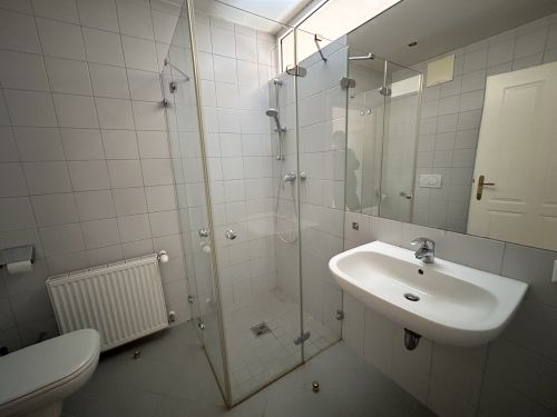Klagenfurt: Geräumige 2 Zimmer Altbauwohnung nahe City Arkaden! - Bild4
